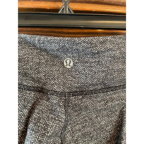 Vintage Lululemon ￼houndstooth leggings size 4 - Picture 4 of 6